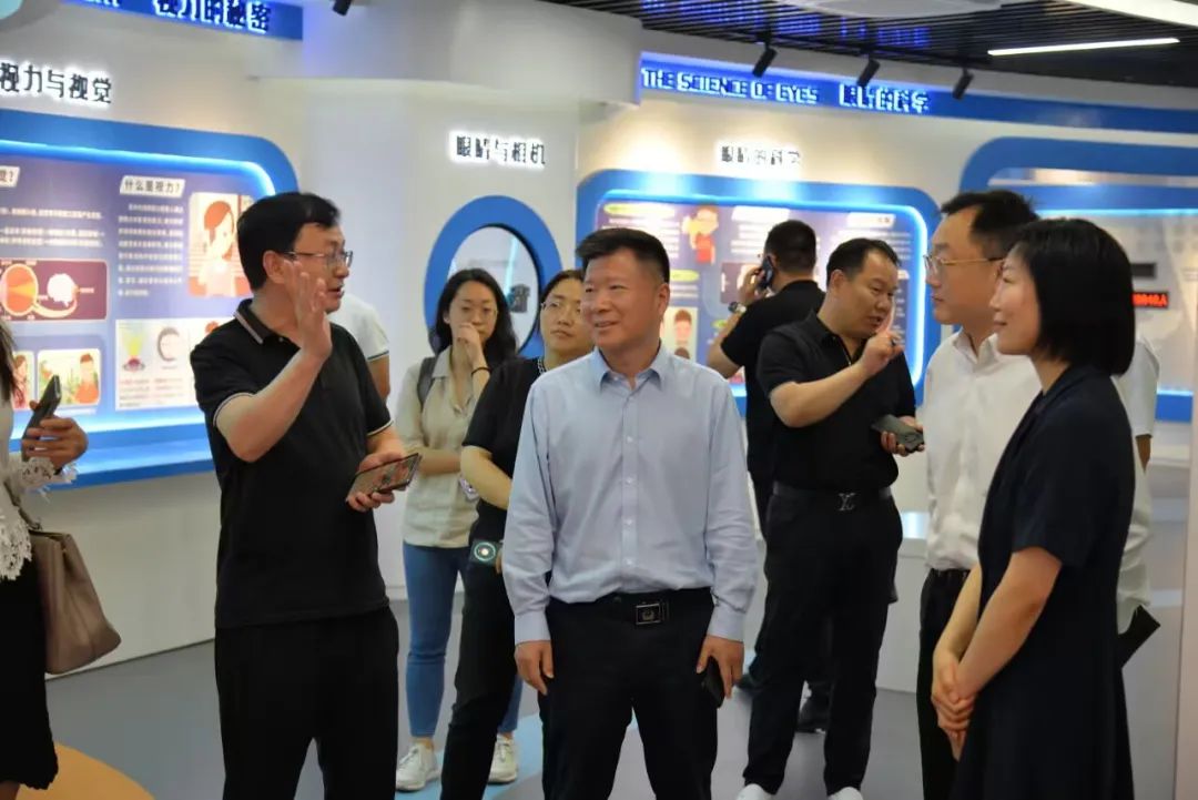 金狮贵宾会·宾至如归-尊贵显赫