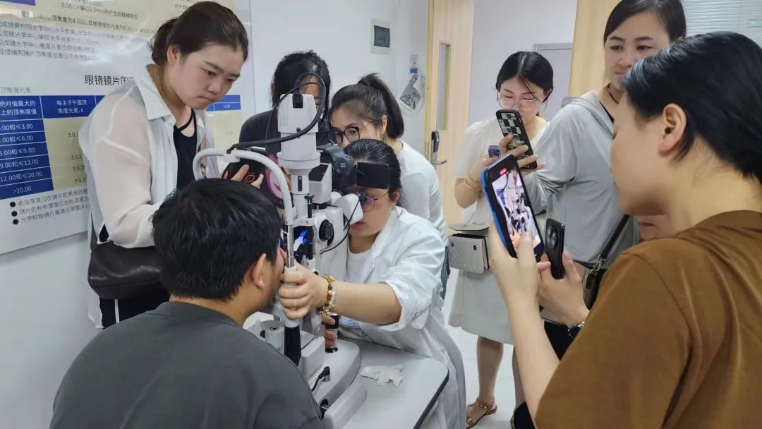 金狮贵宾会·宾至如归-尊贵显赫