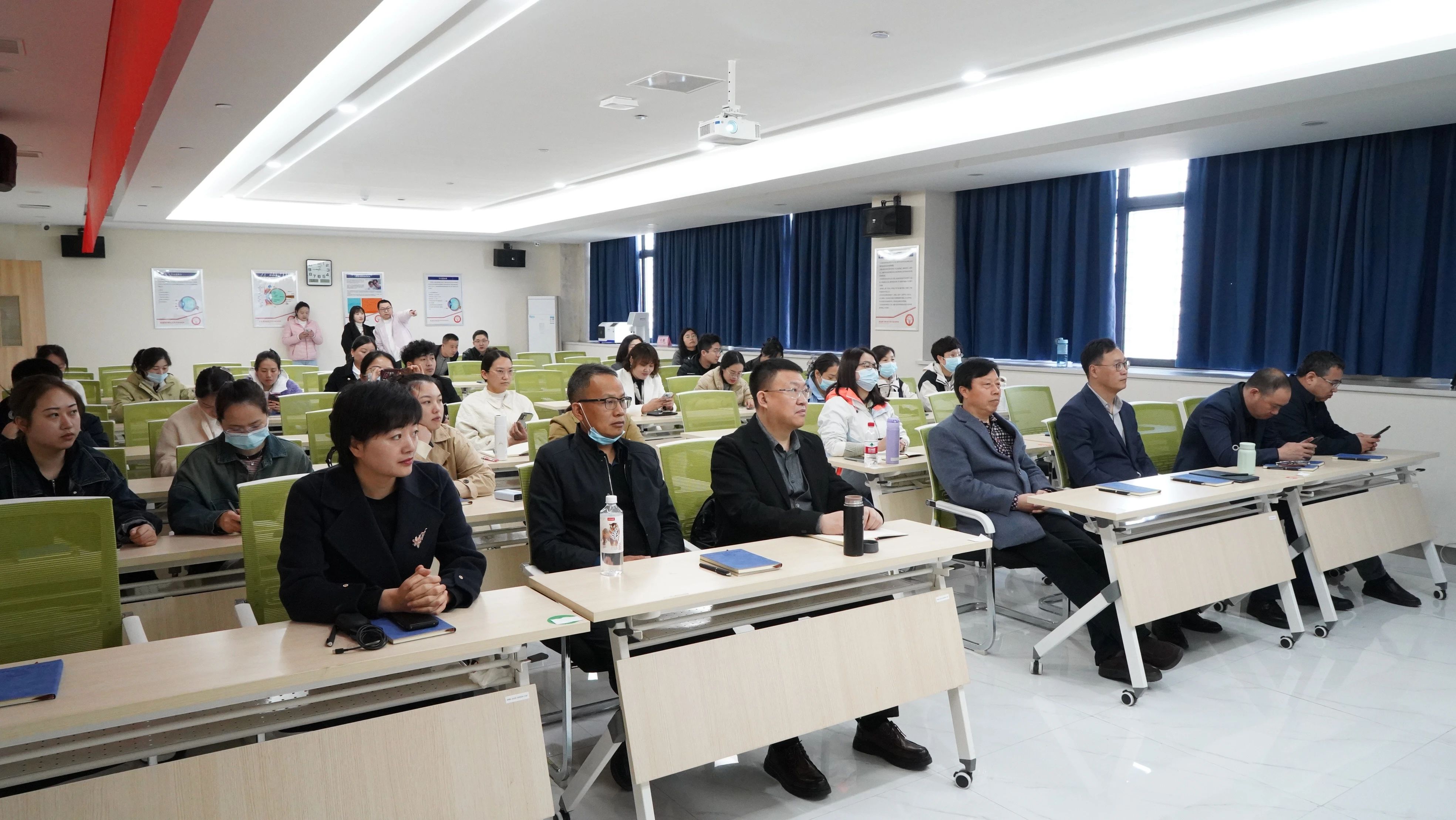 金狮贵宾会·宾至如归-尊贵显赫